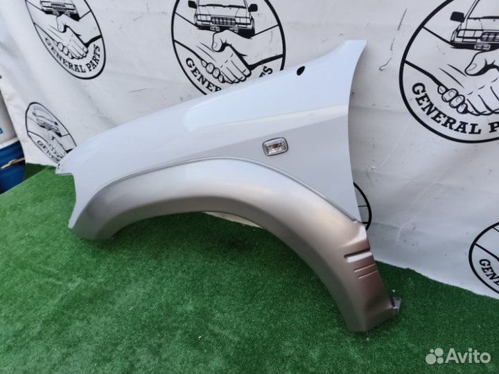 Крыло переднее левое Toyota Land Cruiser Prado