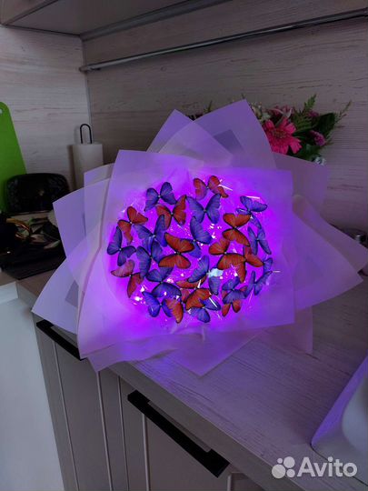 Букет из бабочек светящийся