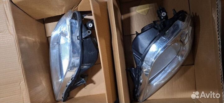 Комплект головных фар на Ларгус