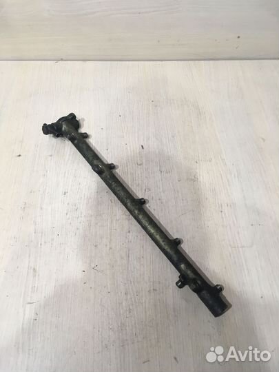 Рейка топливная рампа Мерседес W210 2.7 TDI