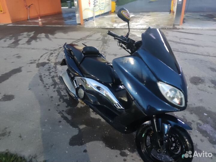 Yamaha T-max