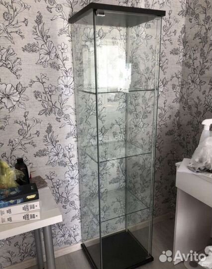 Новые выставочные витрины для магазинов