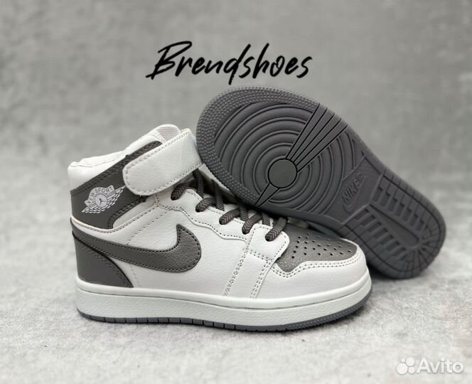 Кроссовки nike джордан 1