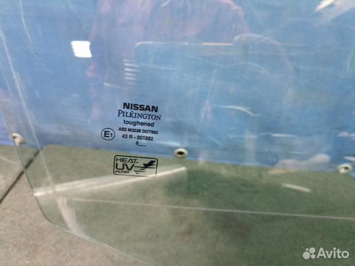 Стекло двери переднее правое Nissan Almera N16