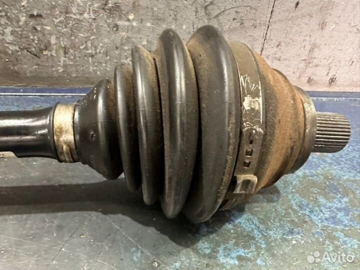 Привод передний левый Volkswagen Passat B6 BZB