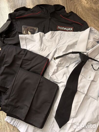 Мужская и женская форма полиции
