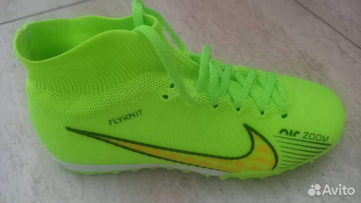 Футбольные бутсы nike 36