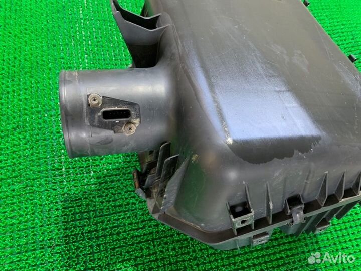 Корпус воздушного фильтра Nissan Patrol