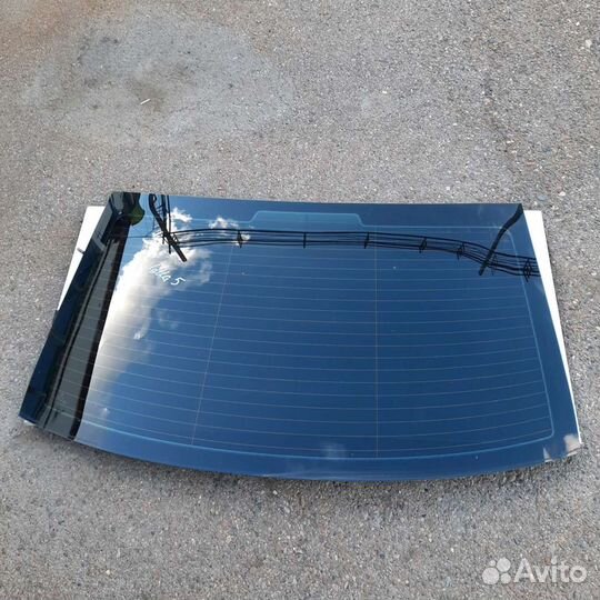 Заднее лобовое стекло VW Jetta5