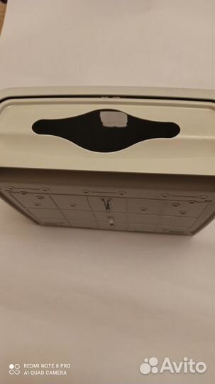 Диспенсер держатель бумажных полотенец