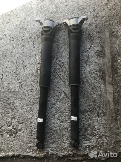 Амортизаторы задние Mazda 3. 2020г Америка