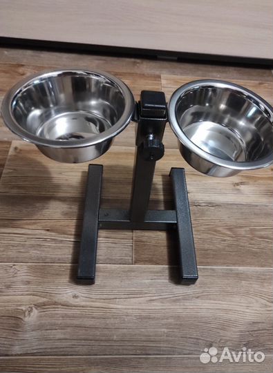 Миска для маленьких собак на подставке