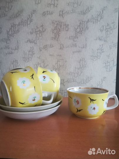 Сахарница и чашки