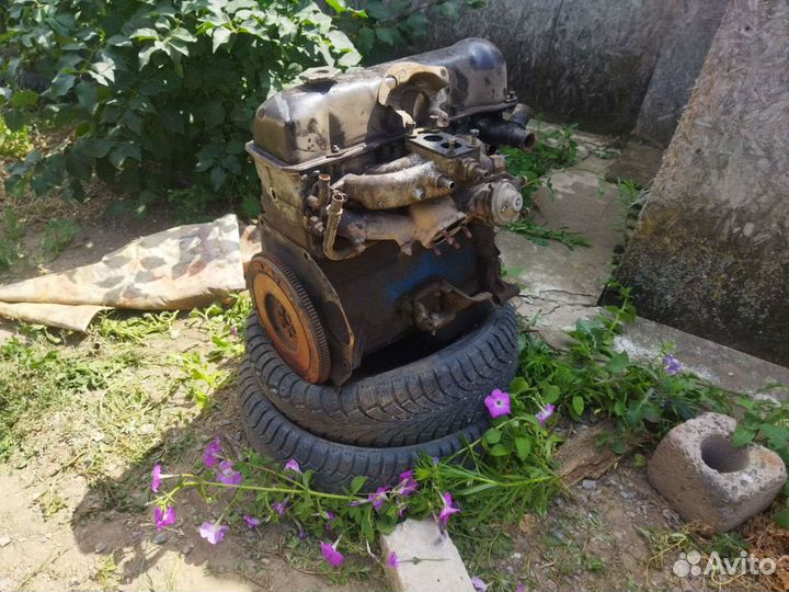 Двигатель 21011