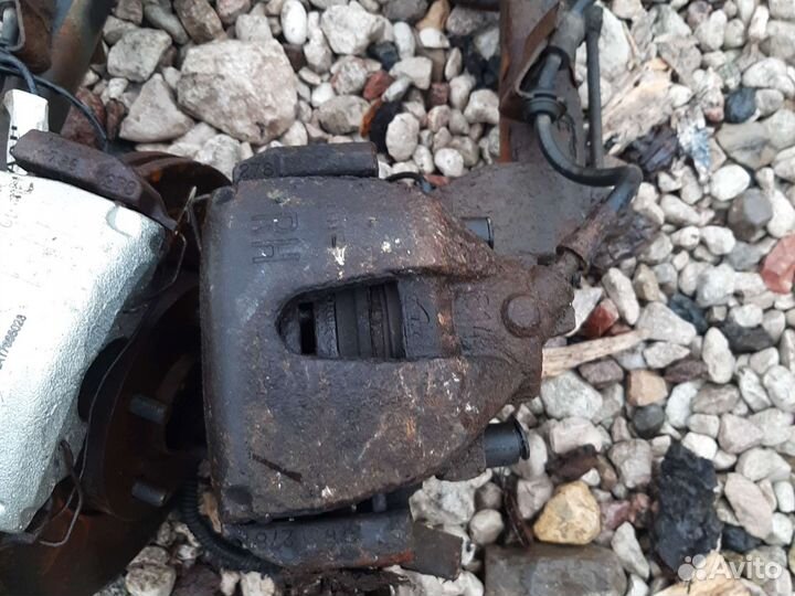 Супорт передний Форд Фокус 2