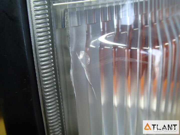 Рамка фар левый toyota noah