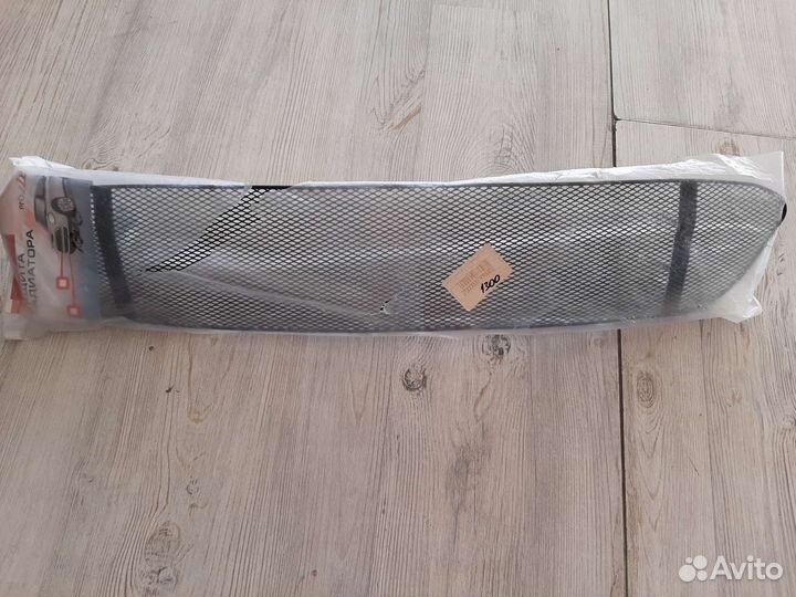 Решетка радиатора нижняя hyundai solaris 2010