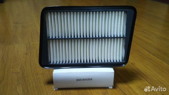 Фильтр воздушный двигателя Волга 105/02 Крайслер