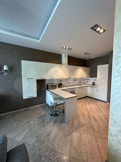 2-к. квартира, 95 м², 2/18 эт.