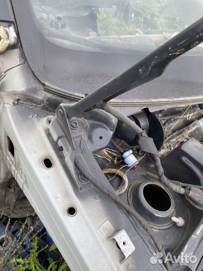 Петля капота volkswagen polo