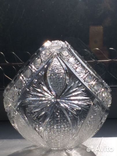 Хрустальная корзина-шар для фруктов и сладостей