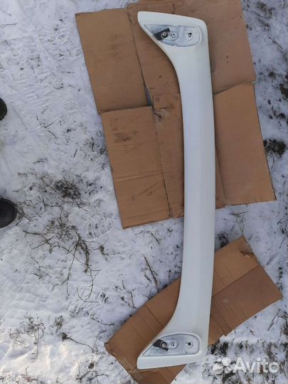 Продам спойлер на крышку багажника