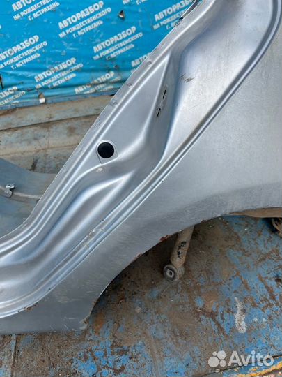 Задняя левая четверть Renault Symbol 2 седан 2008