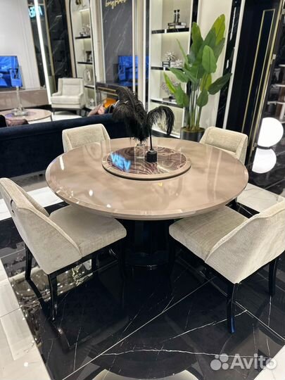 Столовый комплект мебели