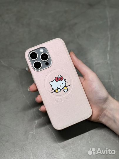 Сумки и чехлы Hello Kitty (для 15 серии iPhone)