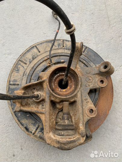 Кулак поворотный задний левый Mercedes ML W164