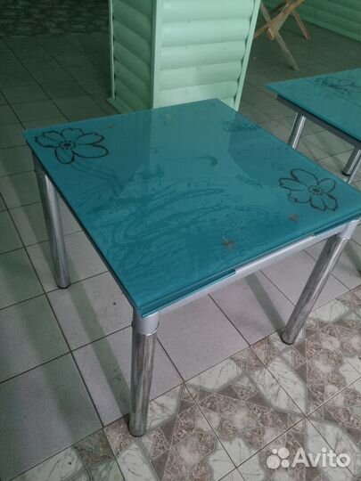 Стол стеклянный