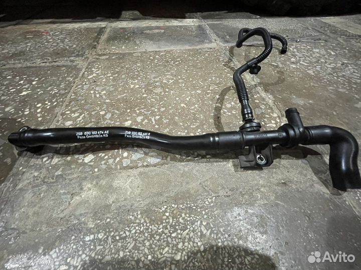 Трубка картерных газов Volkswagen