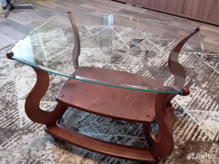 Журнальный столик