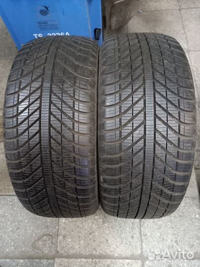 Goodyear Vector 4Seasons 235/50 R17 96V