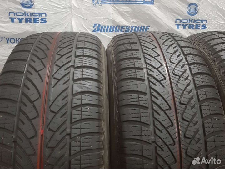 Goodyear UltraGrip 8 215/60 R17 96H