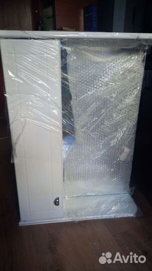 Шкаф с зеркалом