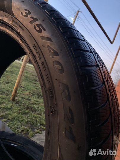 Pirelli P Zero Winter 315/40 R21 и 315/40 R21 111V