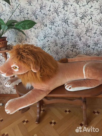 Большой лев(мягкая игрушка),очень красивый