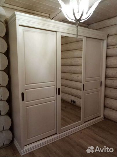 Шкаф из массива