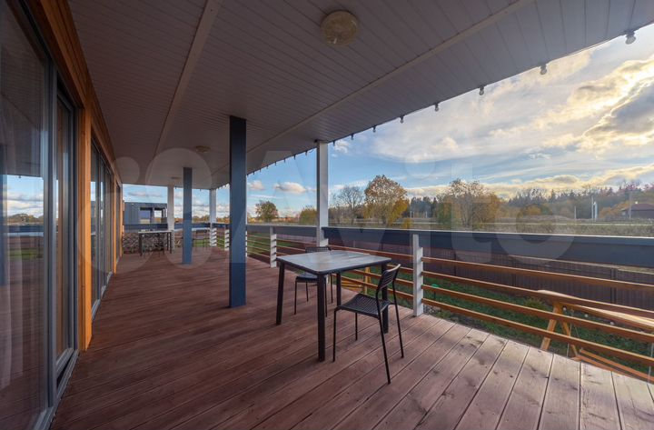 Коттедж 300 м² на участке 15 сот.