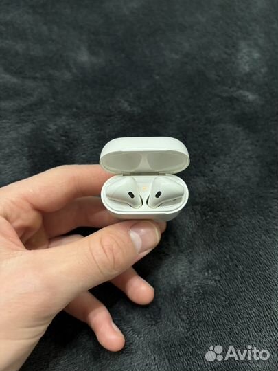 Беспроводные наушники apple airpods 1