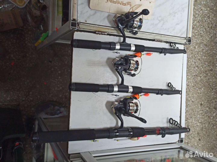 Удочки в сборе, оснащенные спиннинги