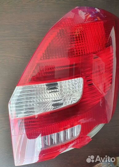 Продам правый задний фонарь skoda fabia