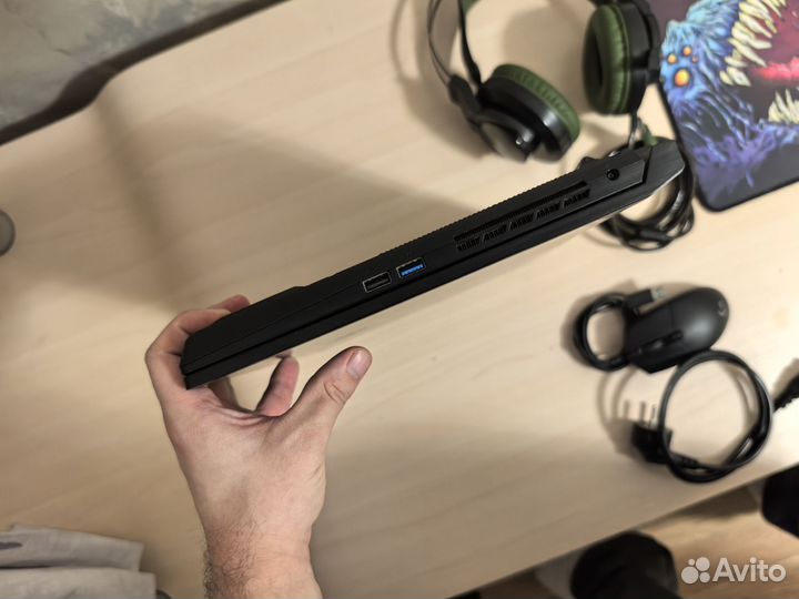 Ноутбук MSI Katana GF66 11UE + комплект переферии