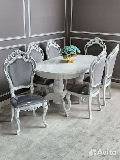 Кухонный стол и стулья