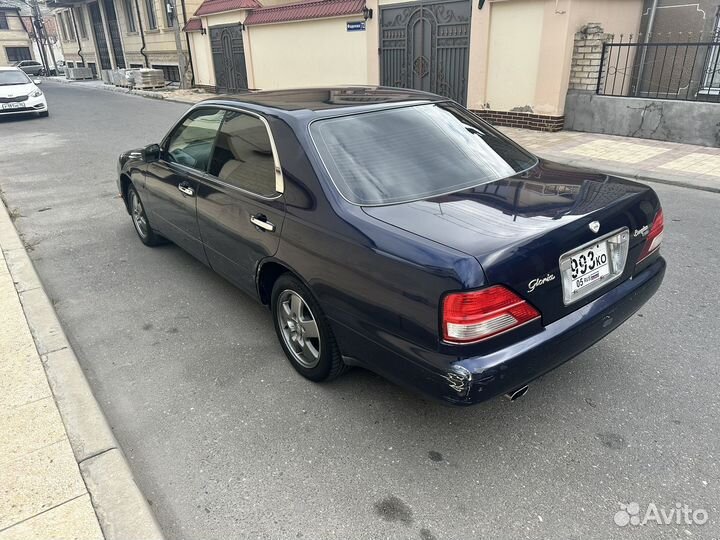 Nissan cedric y33