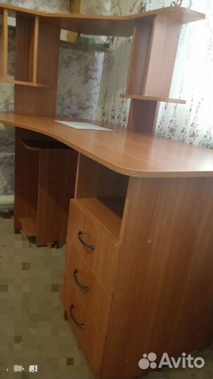 Компьютерный (письменный)стол