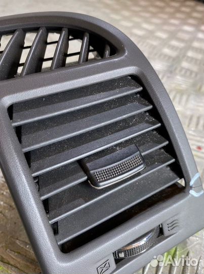 Дефлектор воздушный передний левый Hyundai Santa