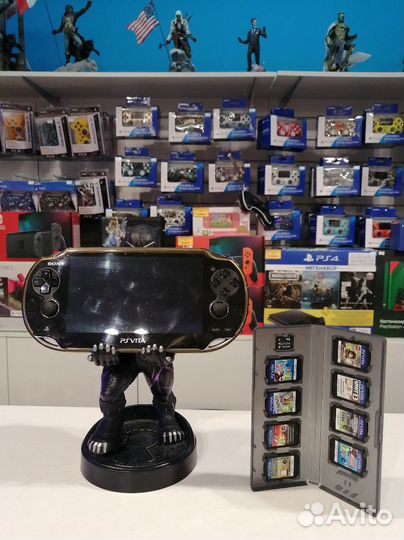 PS Vita + флэшка + картриджи + кейс для картриджей