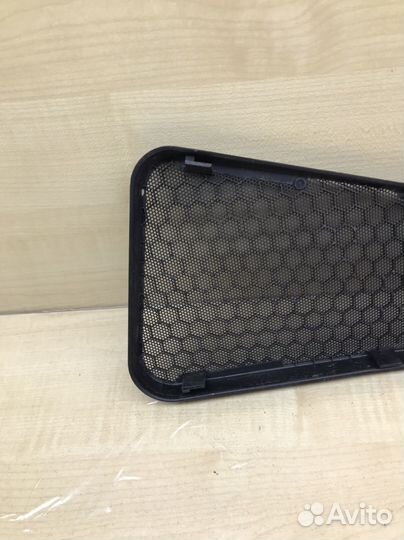 Решетка (жабо) правая Ford Focus 3